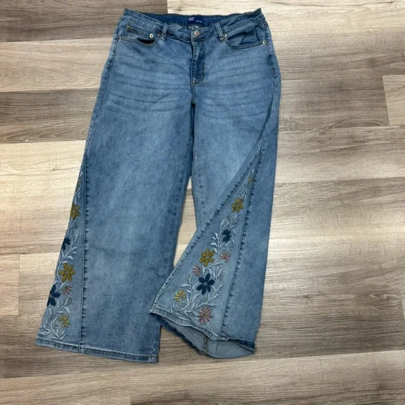 Project Indigo cropped jeans with the sweetest embroidered flowers – size 14 - Picture 1 of 9